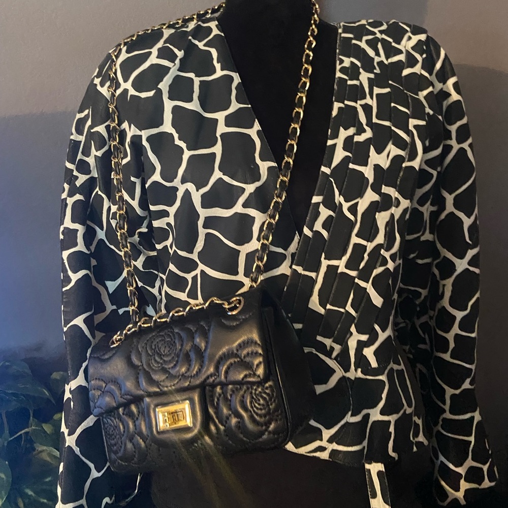 Black Leather Crossbody Chain Bag. GENUINE LEATHER. - Picture 2 of 3